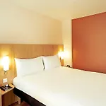 Ibis Paris Porte De 3*
