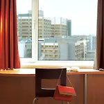 Ibis Paris Porte De 3*