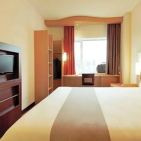 Ibis Paris Porte De Bagnolet