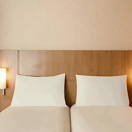 Ibis Paris Porte De 3* Bagnolet