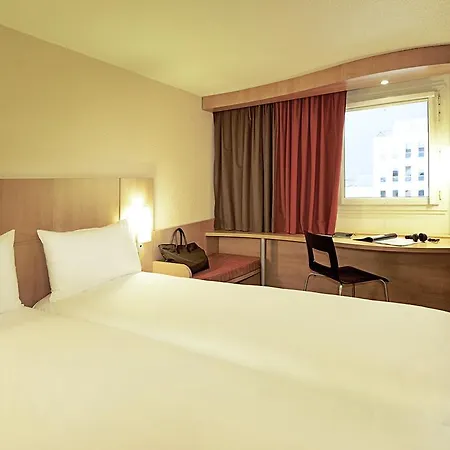 Ibis Paris Porte De 3* 바뇰레