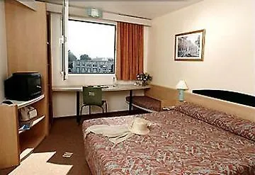 Ibis Paris Porte De 호텔 3*