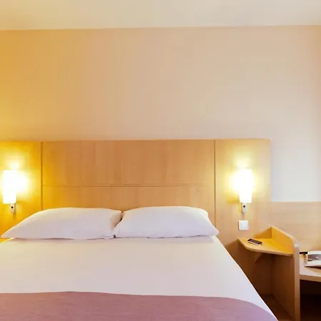 Ibis Paris Porte De Hotel 3*