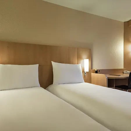 Ibis Paris Porte De Отель Баньоле