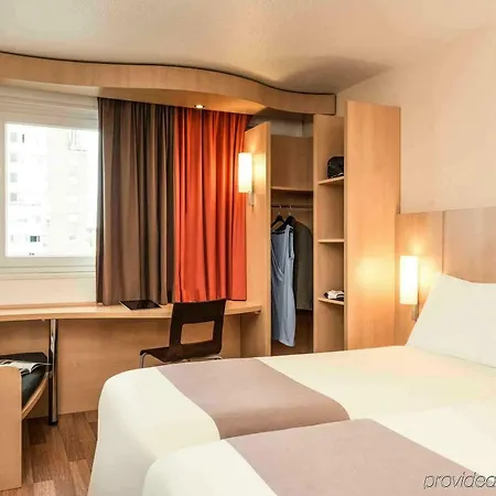 Ibis Paris Porte De 바뇰레