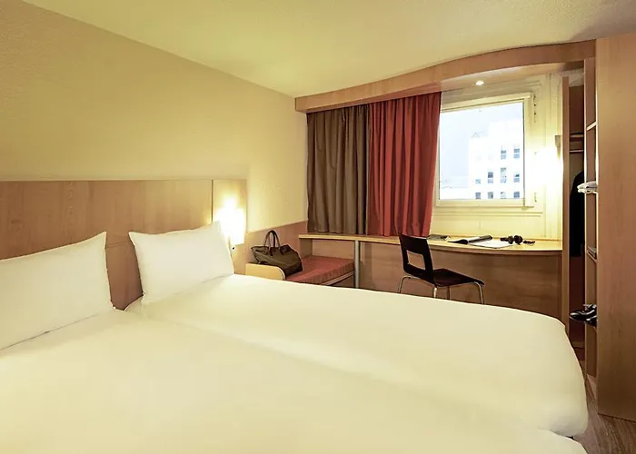 Ibis Paris Porte De 3* Bagnolet