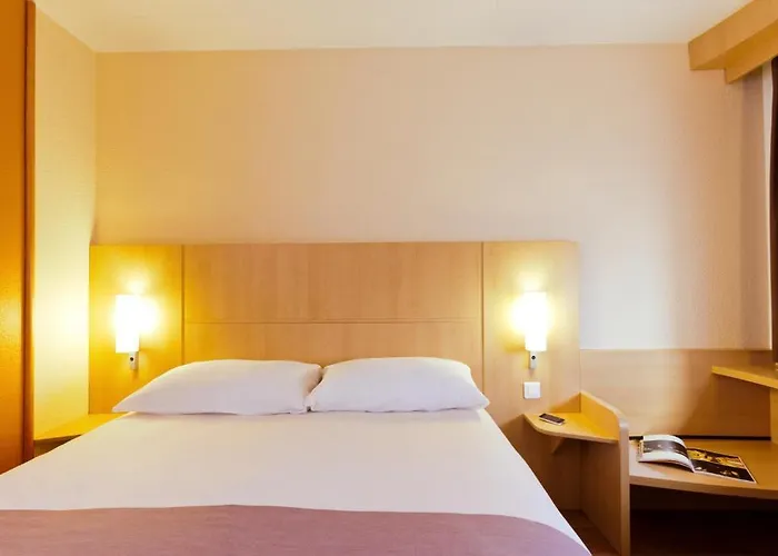 Ibis Paris Porte De Hotel 3*