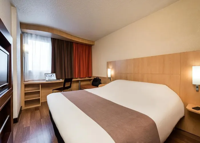 Hotel Ibis Paris Porte De 3*